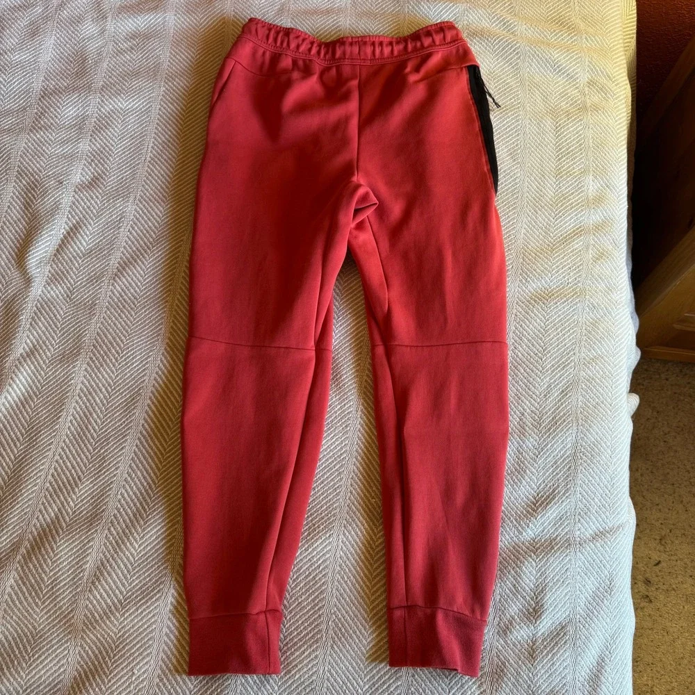 Nike Sportswear Tech Fleece Joggers Lobster Mens Small CU4495-605